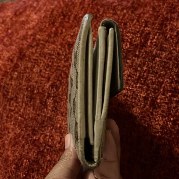 GUCCI WHITE LEATHER WALLET - Picture 15 of 16